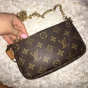 Louis Vuitton for Lania